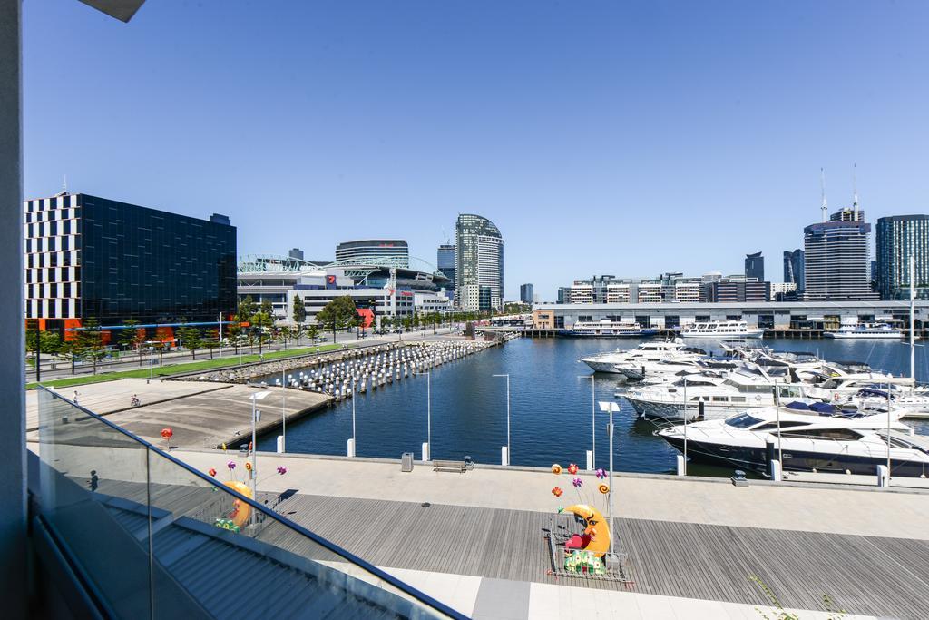 Апартаменты Urbanminder @ Docklands Мельбурн Экстерьер фото