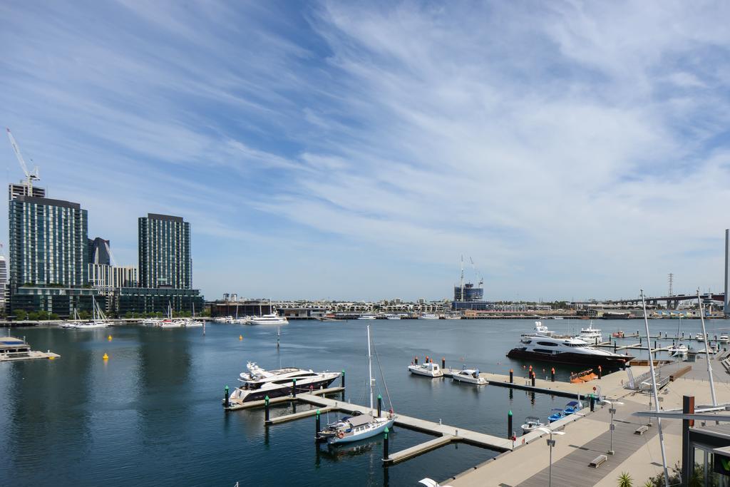 Апартаменты Urbanminder @ Docklands Мельбурн Экстерьер фото