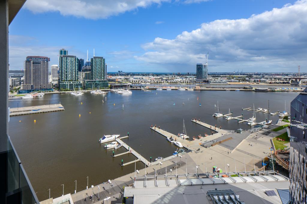 Апартаменты Urbanminder @ Docklands Мельбурн Экстерьер фото
